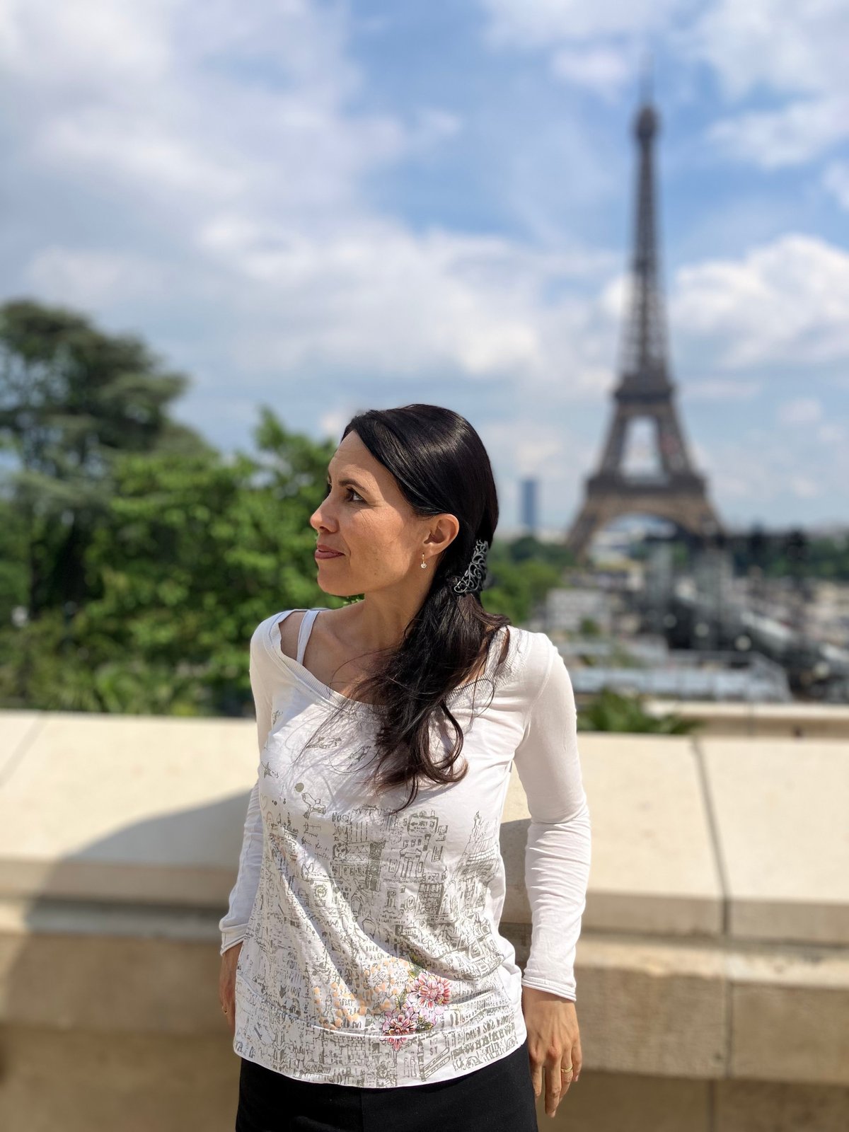 Lucia with Eiffel Tower