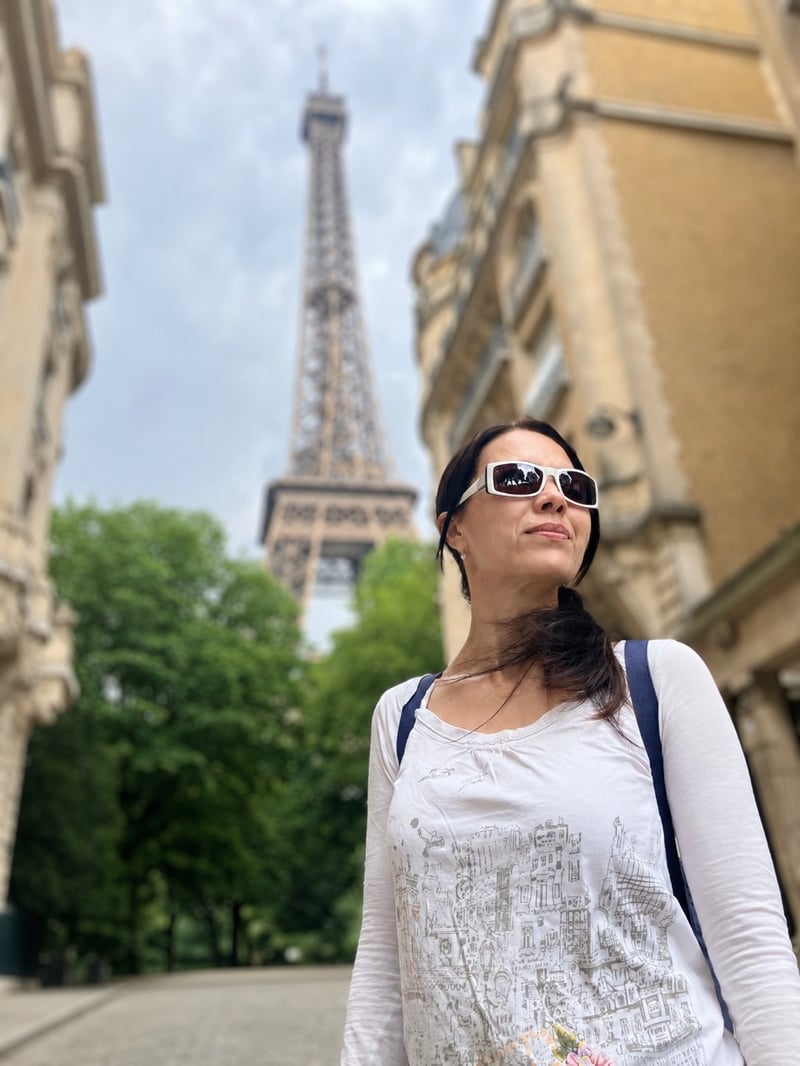 Lucia with Eiffel Tower